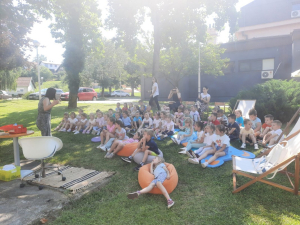 ''KNJIŽNICA NA PLAŽI''