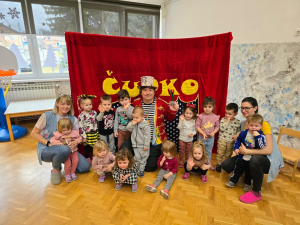 KAZALIŠNA PREDSTAVA ''ČAROBNI DAN''
