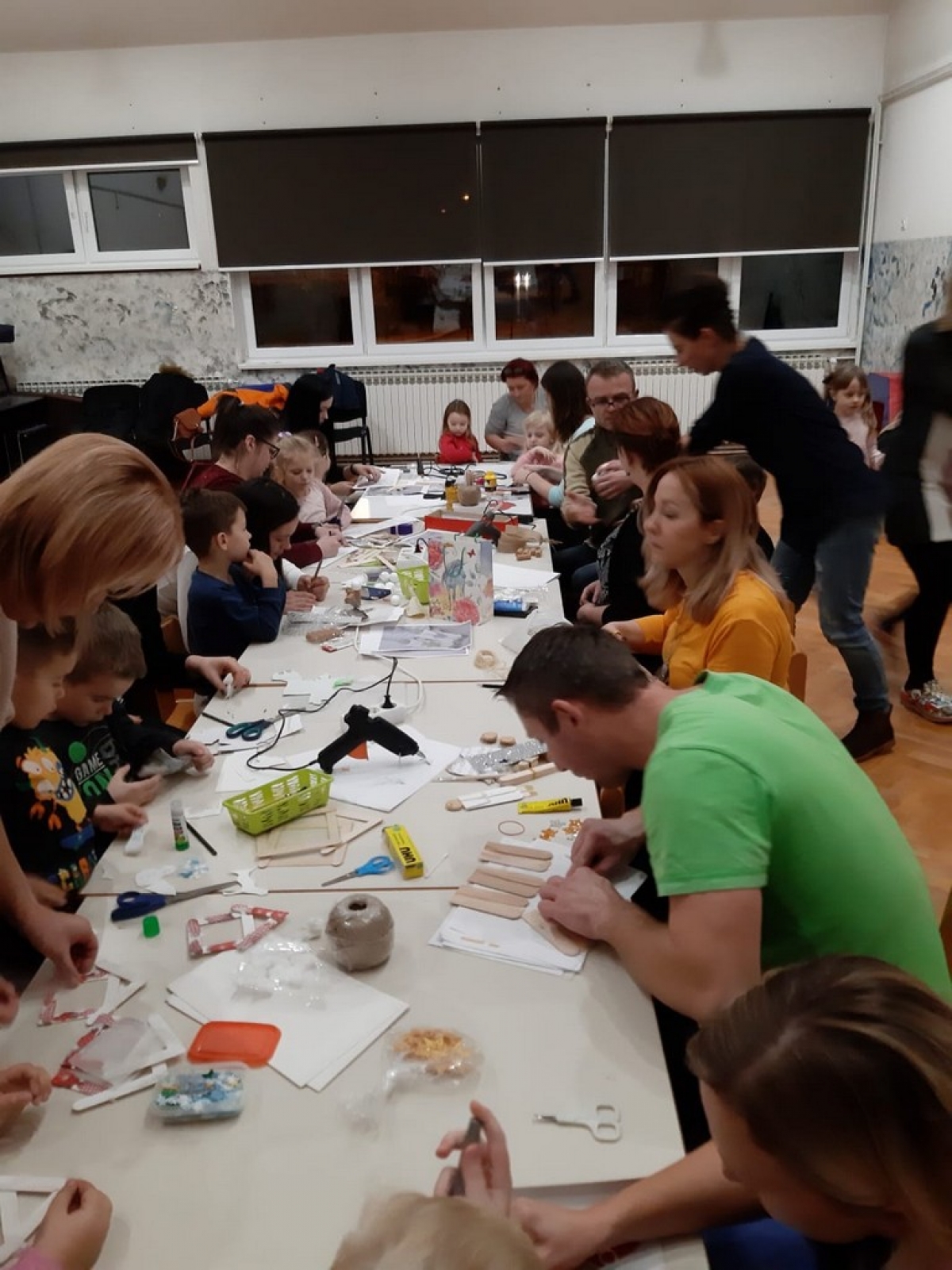 BOŽIĆNA RADIONICA SKUPINE ''TRATINČICE''