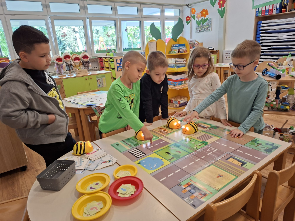 Učimo i istražujemo uz Bee-Bot pčelice