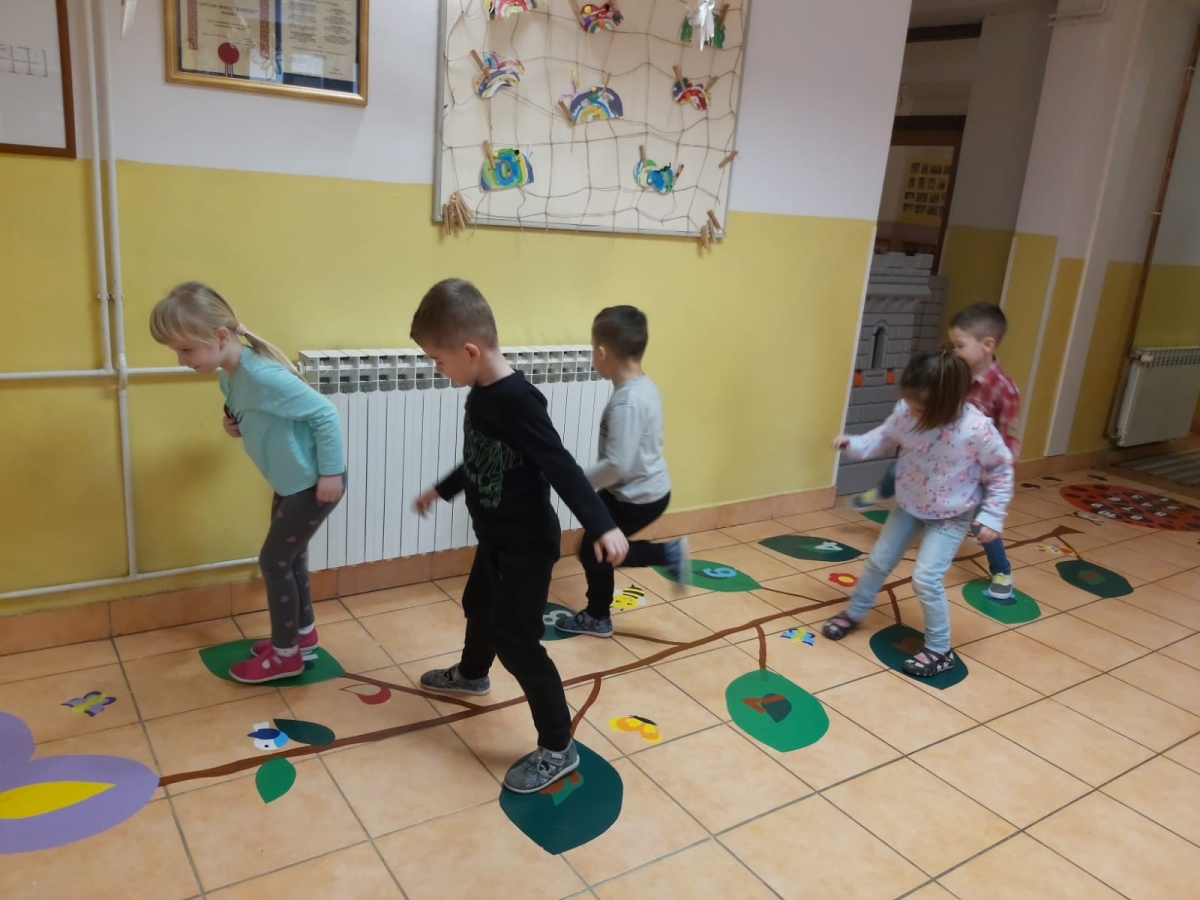 VRTIĆKI HODNIK I DVORANA KAO MJESTA ZA KONCENTRACIJU I FIZIČKU AKTIVNOST