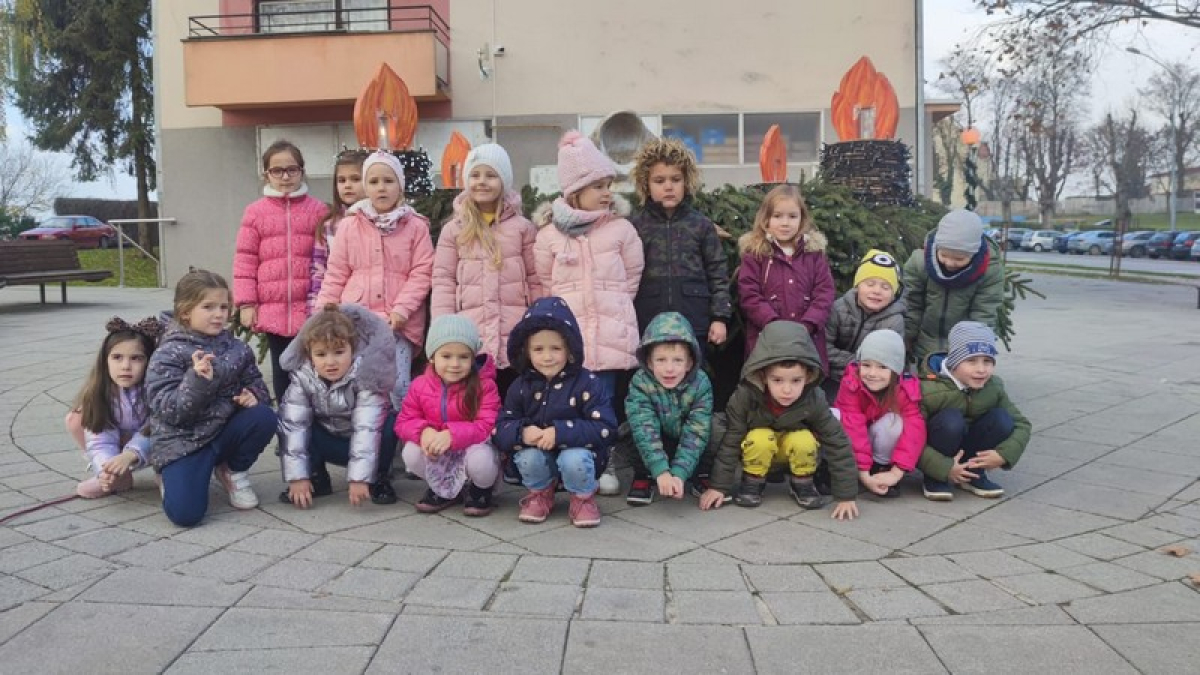 Prva adventska svijeća